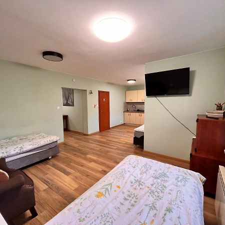 Green Albatros 48M With Bathroom Warsawa Bagian luar foto